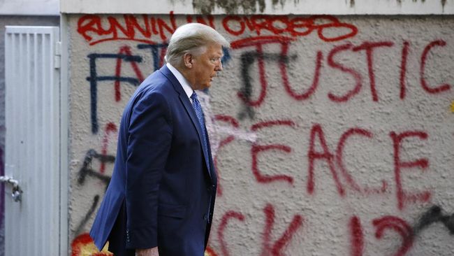 Pengusaha AS Ramai-ramai Gugat Trump Terkait Perang Dagang - OSCARLIVING