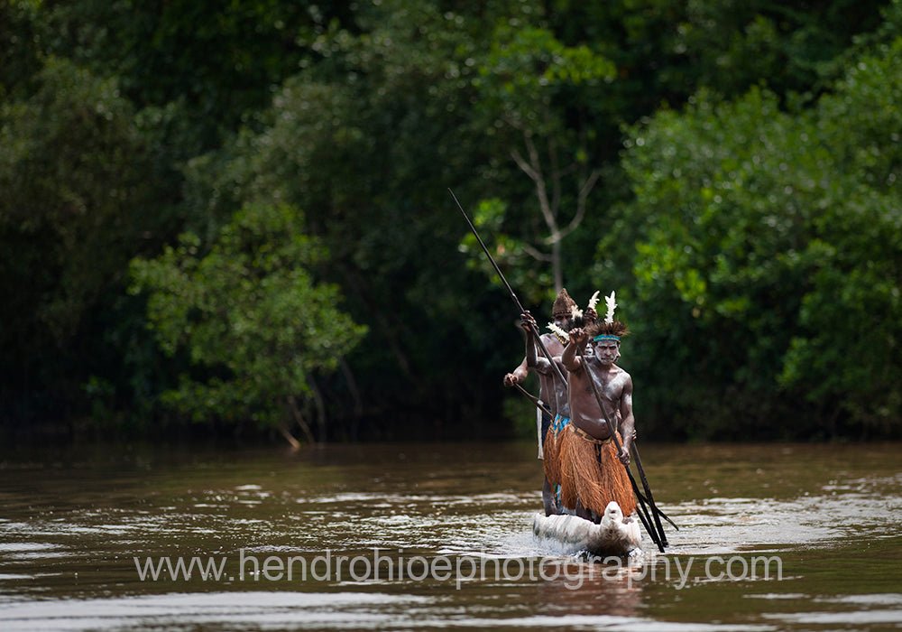 Seni Ukir Kelas Dunia dari suku Asmat - OSCARLIVING
