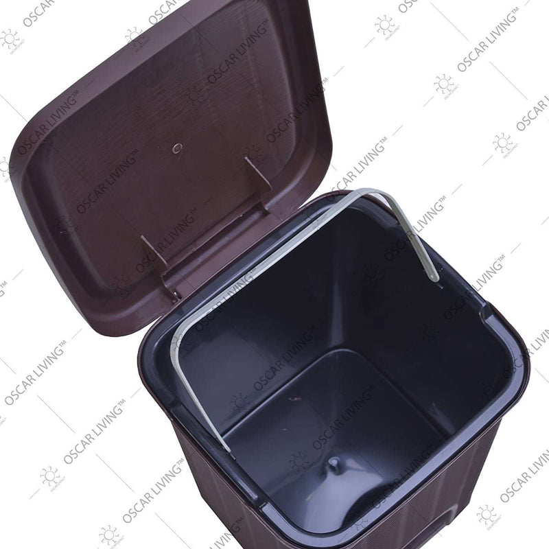 Tempat Sampah Tabitha Tempat Sampah Bahan Plastik Injak 10 LITER TABITHA OSCARLIVING